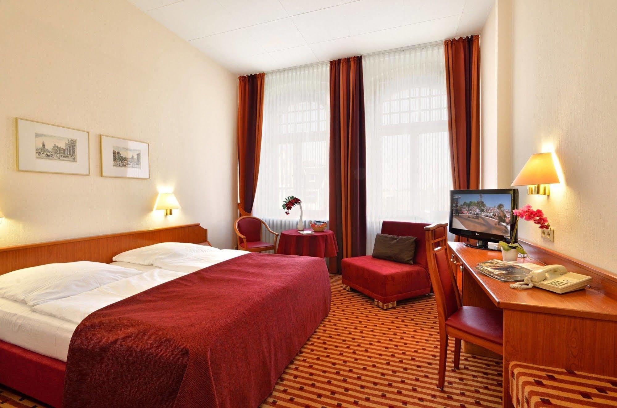 Hotel Schoeneberg Berlim Exterior foto